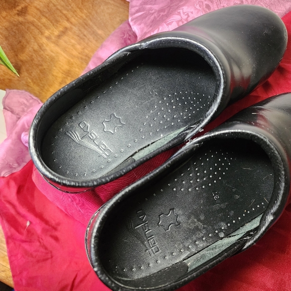 Classic Black Dansko Shoes - Picture 3 of 7
